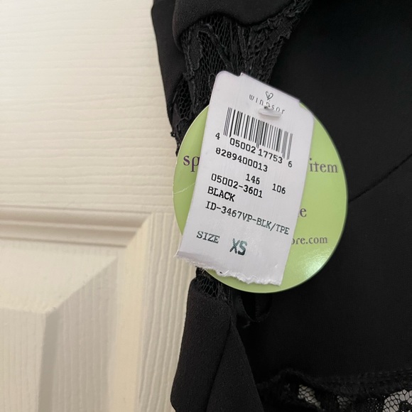 XS black Gown - Picture 3 of 4